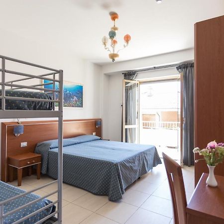 Hotel Abruzzo Пінето Екстер'єр фото