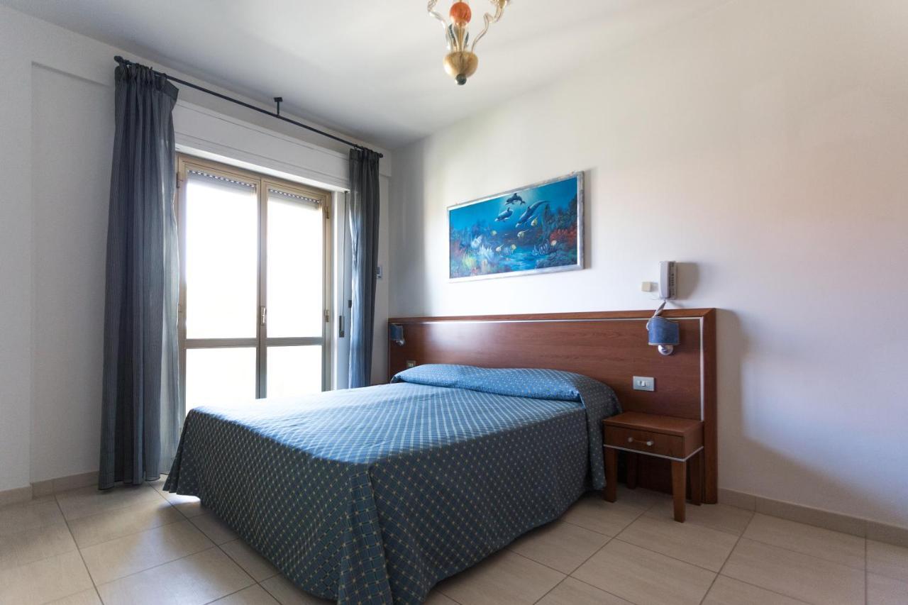 Hotel Abruzzo Пінето Екстер'єр фото