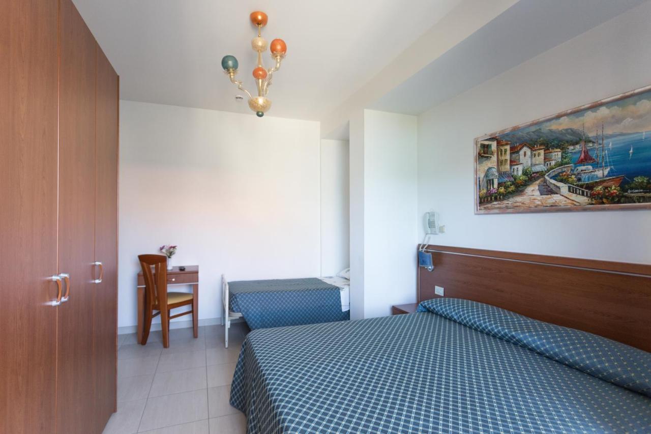 Hotel Abruzzo Пінето Екстер'єр фото