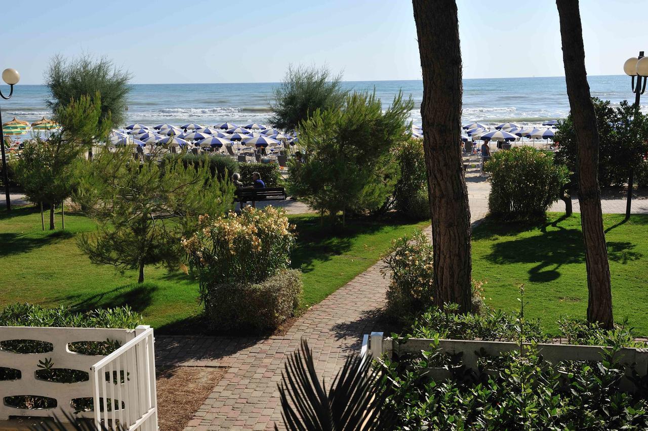 Hotel Abruzzo Пінето Екстер'єр фото