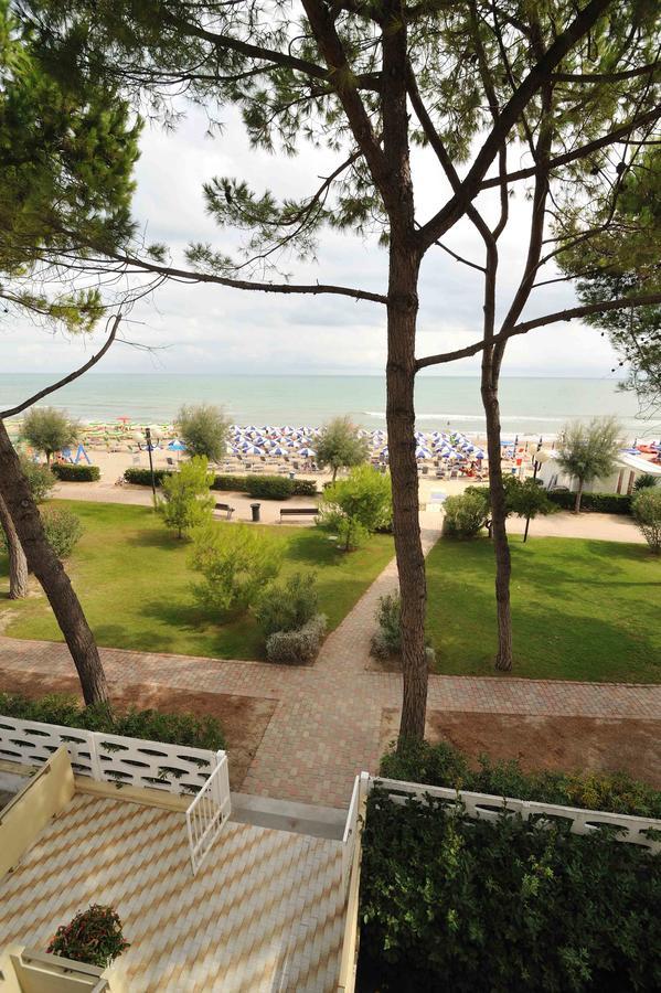 Hotel Abruzzo Пінето Екстер'єр фото