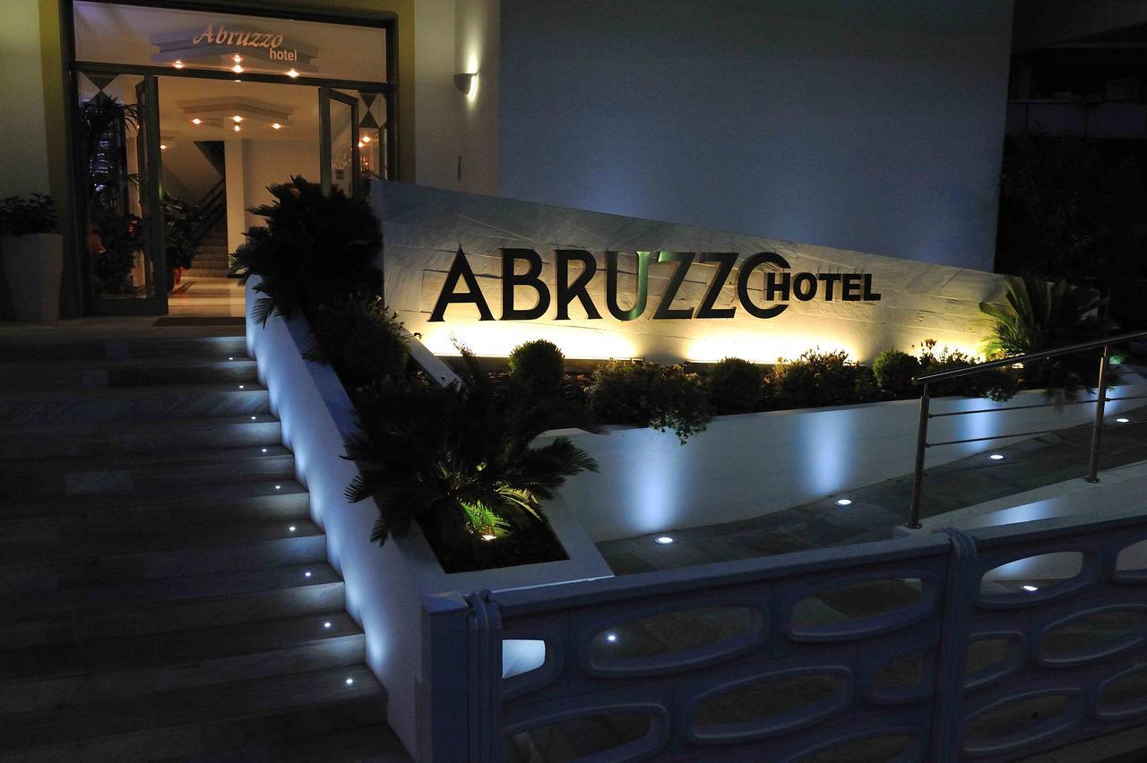 Hotel Abruzzo Пінето Екстер'єр фото