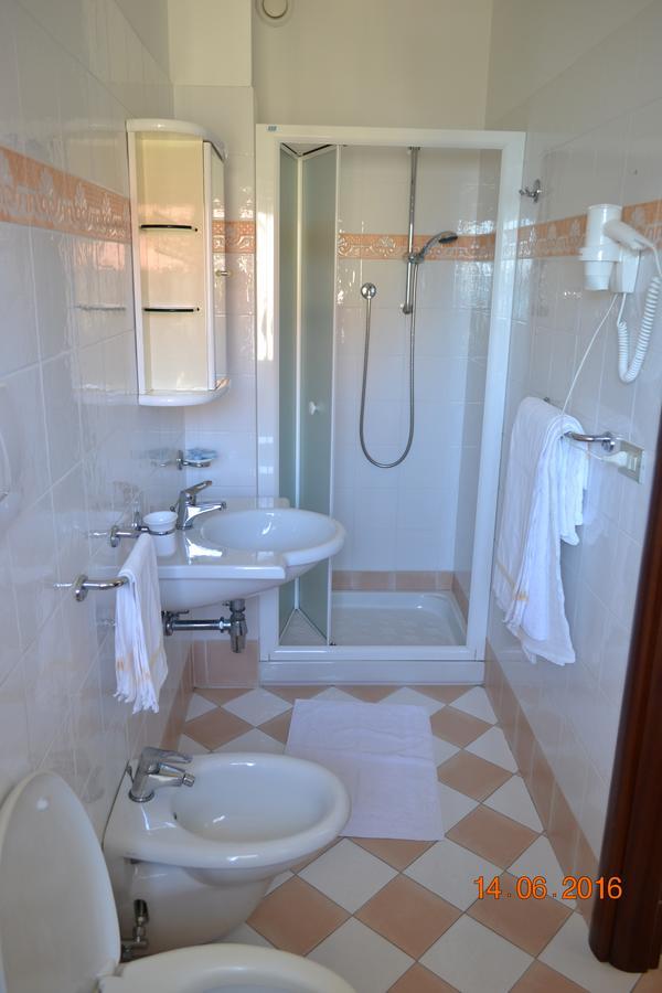 Hotel Abruzzo Пінето Екстер'єр фото