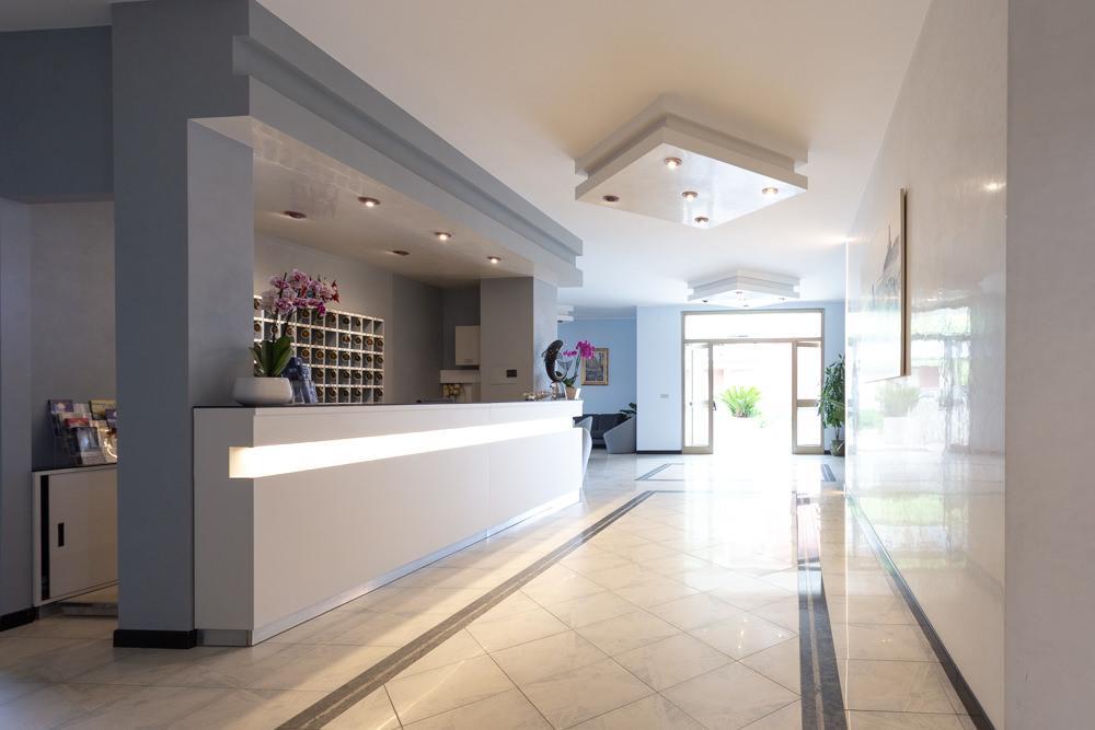 Hotel Abruzzo Пінето Екстер'єр фото