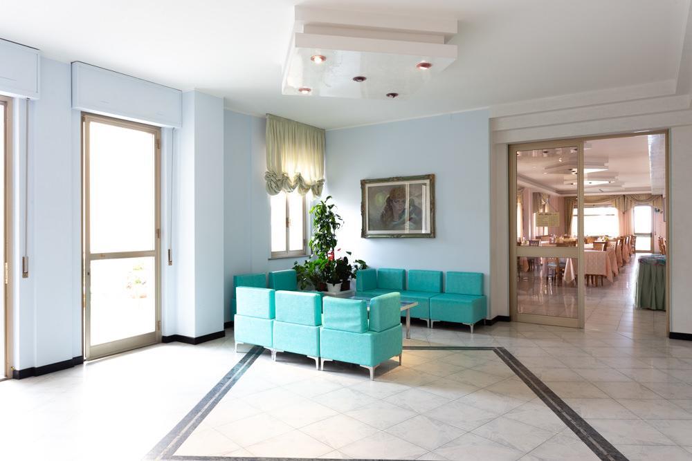 Hotel Abruzzo Пінето Екстер'єр фото