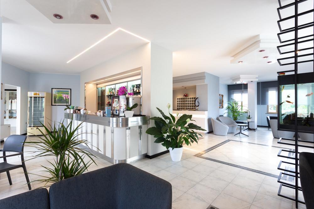 Hotel Abruzzo Пінето Екстер'єр фото